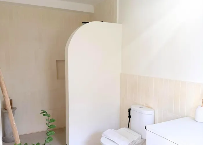 Neuf Bali 3br Near Melasti Easy Access *
